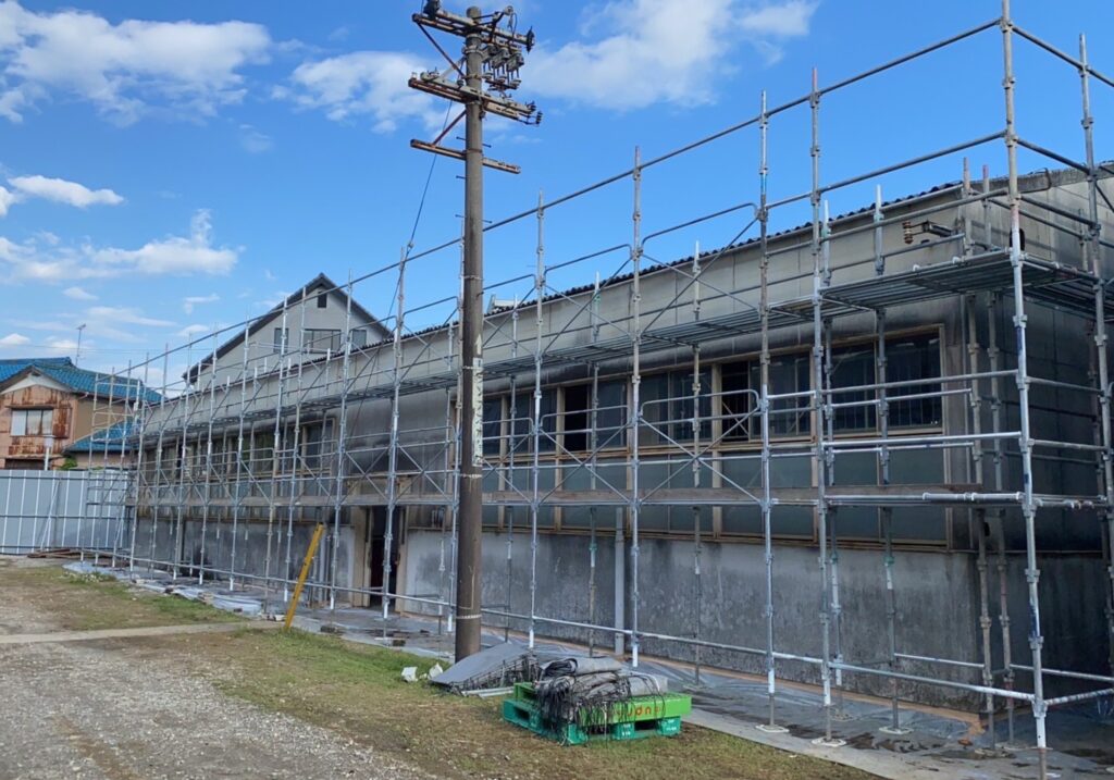 愛知県 名古屋市 足場工事 外壁塗装 仮設足場 鳶工事 塗装工事 足場屋 プラント足場 橋梁足場 解体養生足場 吊り足場 愛知県名古屋市の足場工事