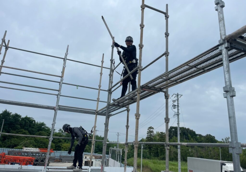 愛知県 名古屋市 足場工事 外壁塗装 仮設足場 鳶工事 塗装工事 足場屋 プラント足場 橋梁足場 解体養生足場 吊り足場 求人案内 採用 採用情報 高収入 愛知県名古屋市の求人案内