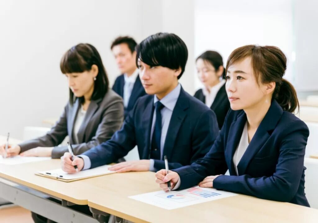 愛知県 名古屋市 足場工事 外壁塗装 仮設足場 鳶工事 塗装工事 足場屋 プラント足場 橋梁足場 解体養生足場 吊り足場 求人案内 採用 採用情報 高収入 愛知県名古屋市の求人案内